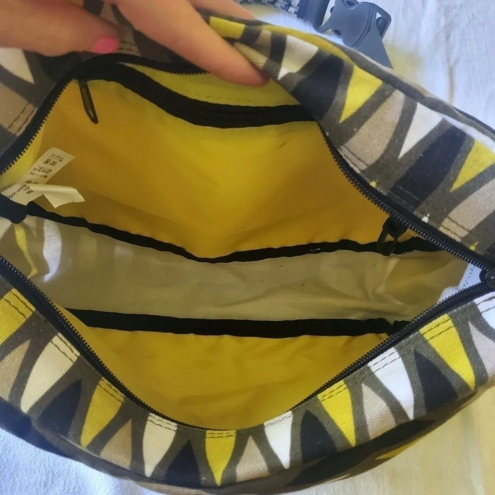Kavu Crossbody Messenger Bag Yellow Green Geometric Leaf Print Canvas Adjustable